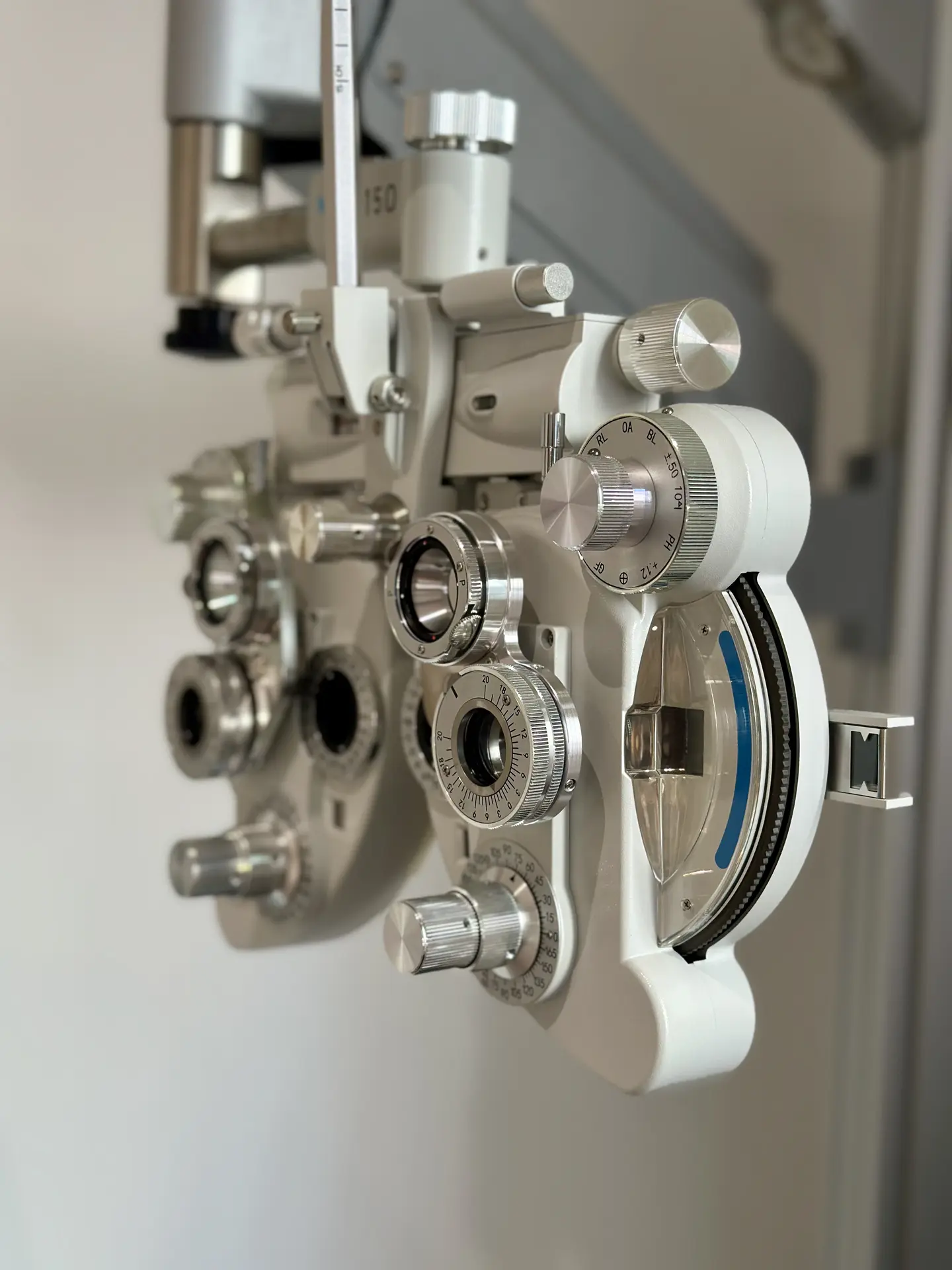 tete de refraction pour examen de vue opticien